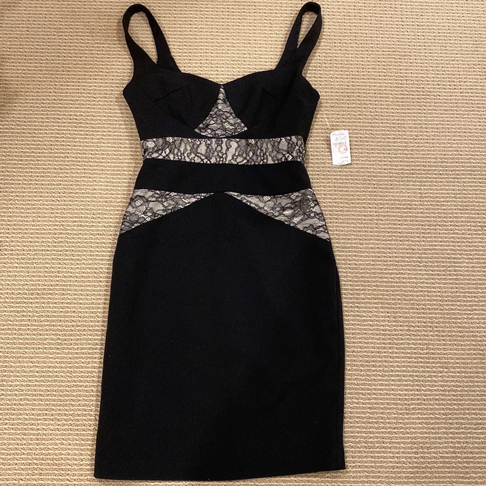 NEIMAN MARCUS SINGLE LACE PANELED BLACK DRESS VERY ELEGANT NWT